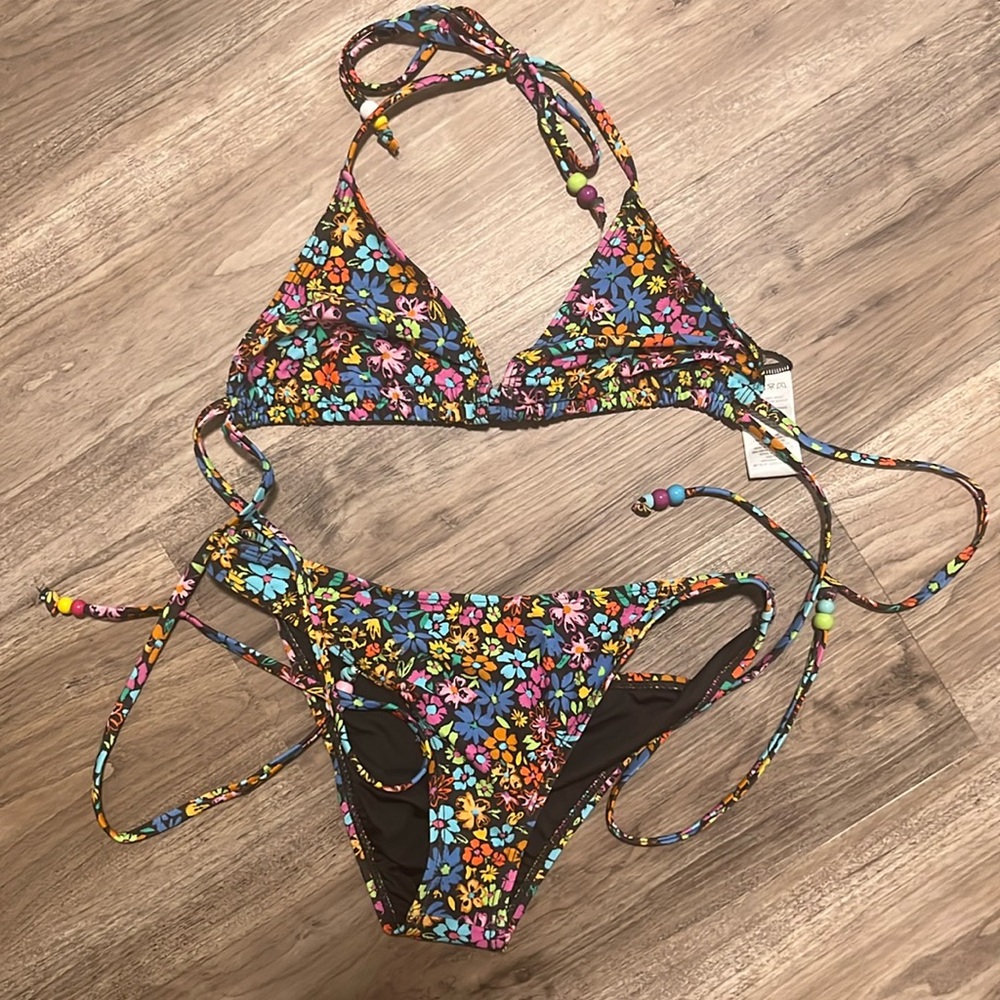 Ghanda Bikini